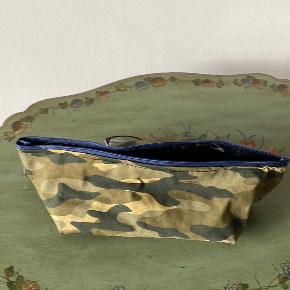 Large camo accessory zippered bag